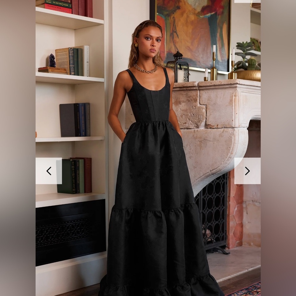 Gorgeous V Chapman Dress (sold out)!!